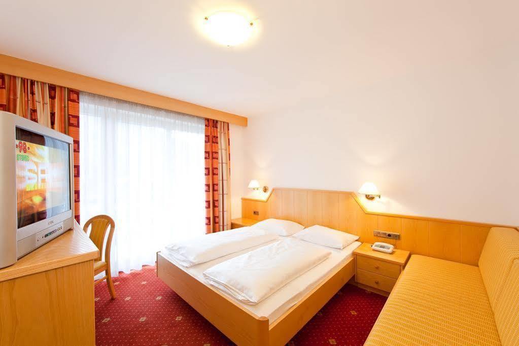 Hotel Mondschein Випитено Экстерьер фото